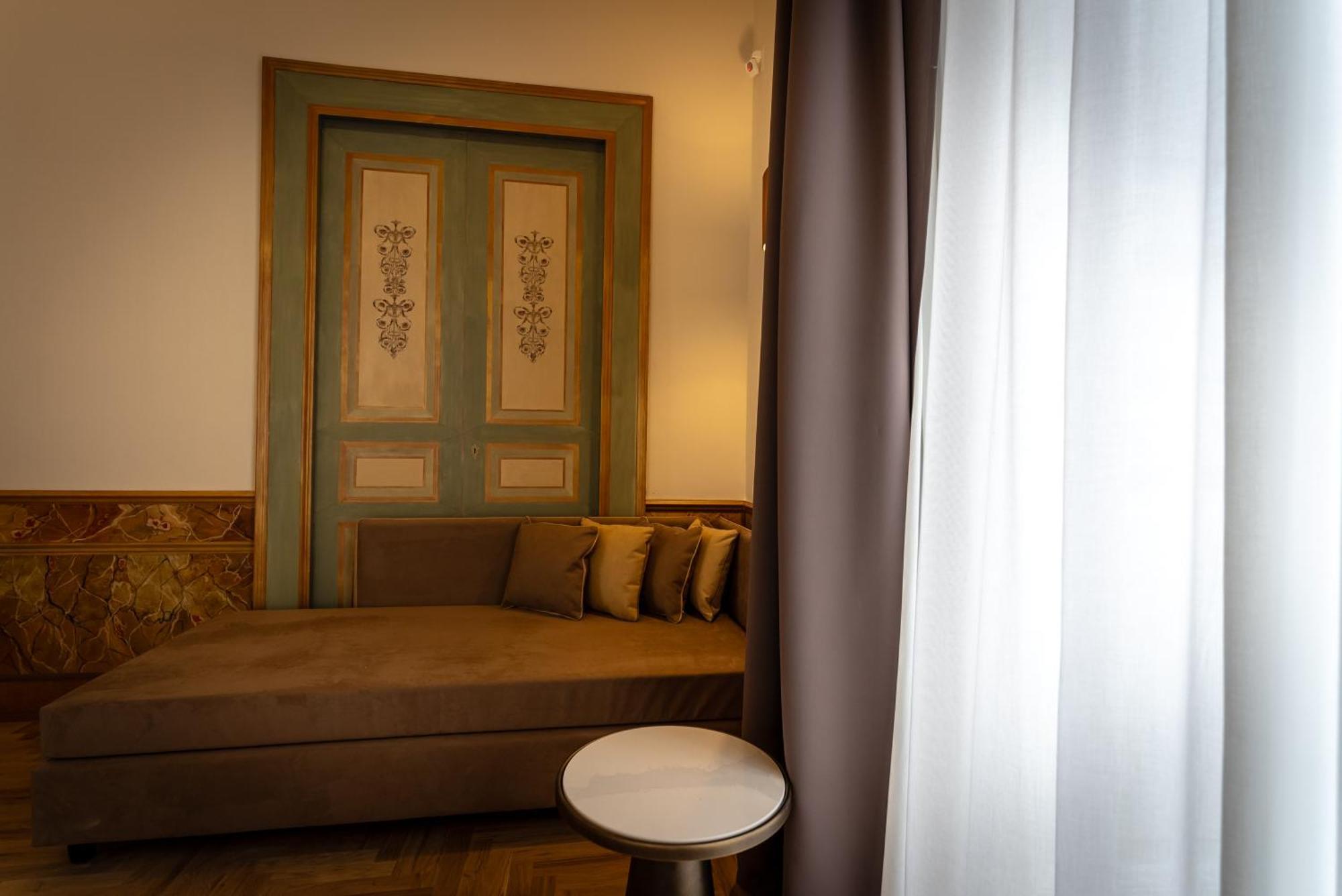 Antica Dimora Pessina Hotel Naples Exterior photo